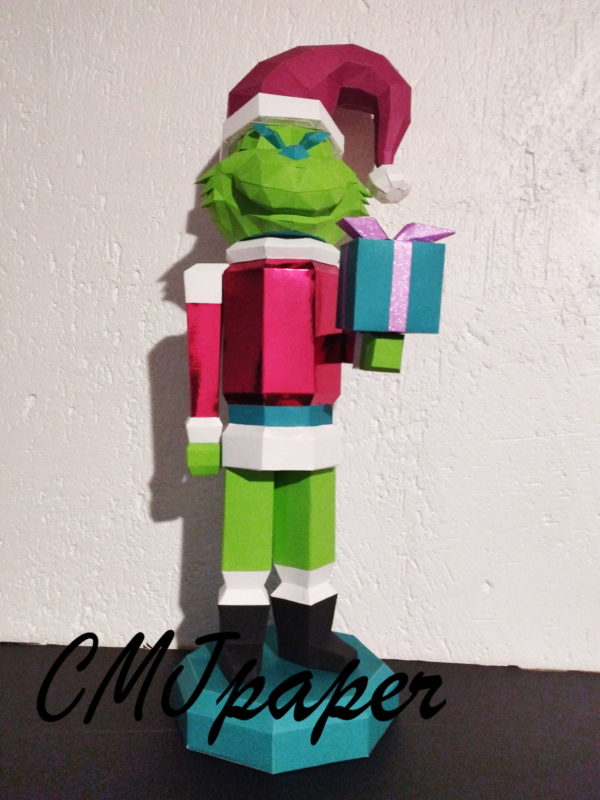 PAPERCRAFT Casse noisette GRINCH – Image 3